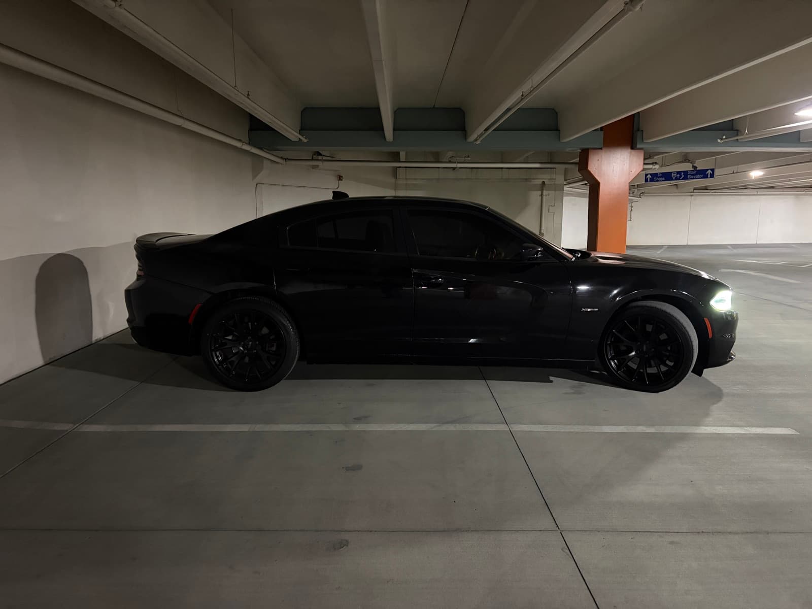 2016 Dodge Charger R/T thumbnail 4