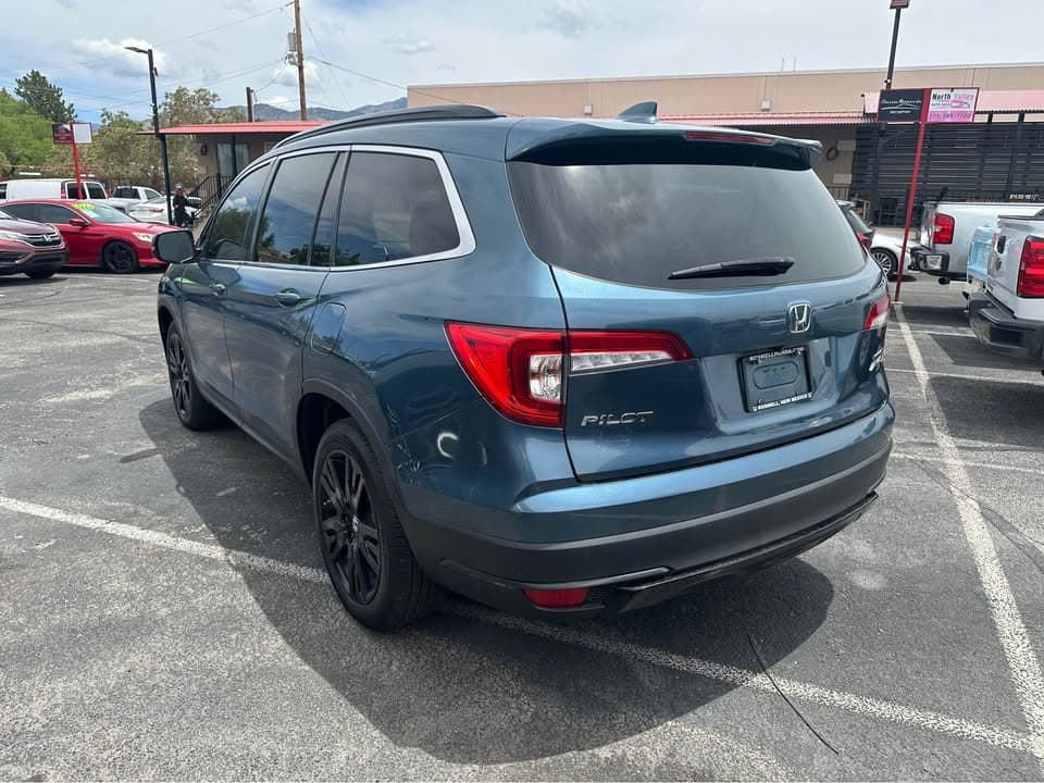 2021 Honda Pilot Special Edition thumbnail 4